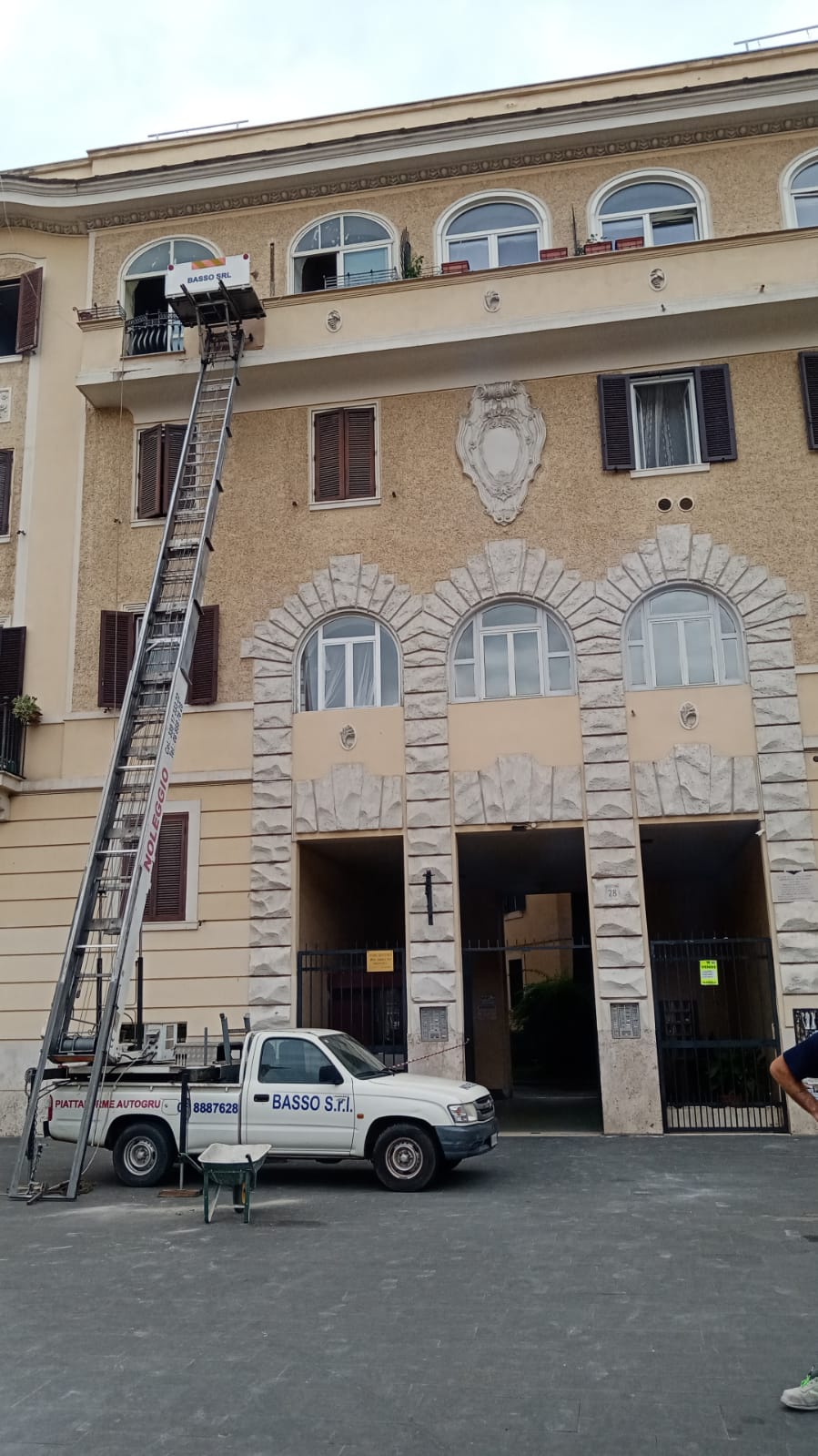 Scala esterna per materiali